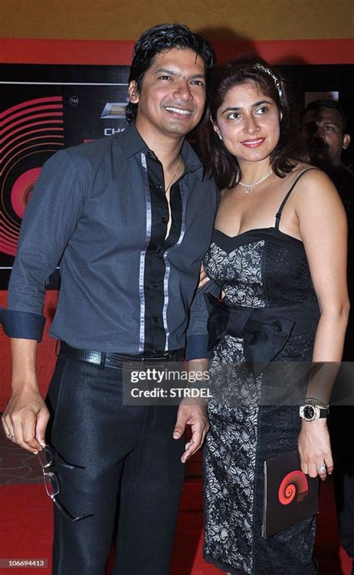 Joe Thomas: The Life and Love of a Renowned Singer and His Wife